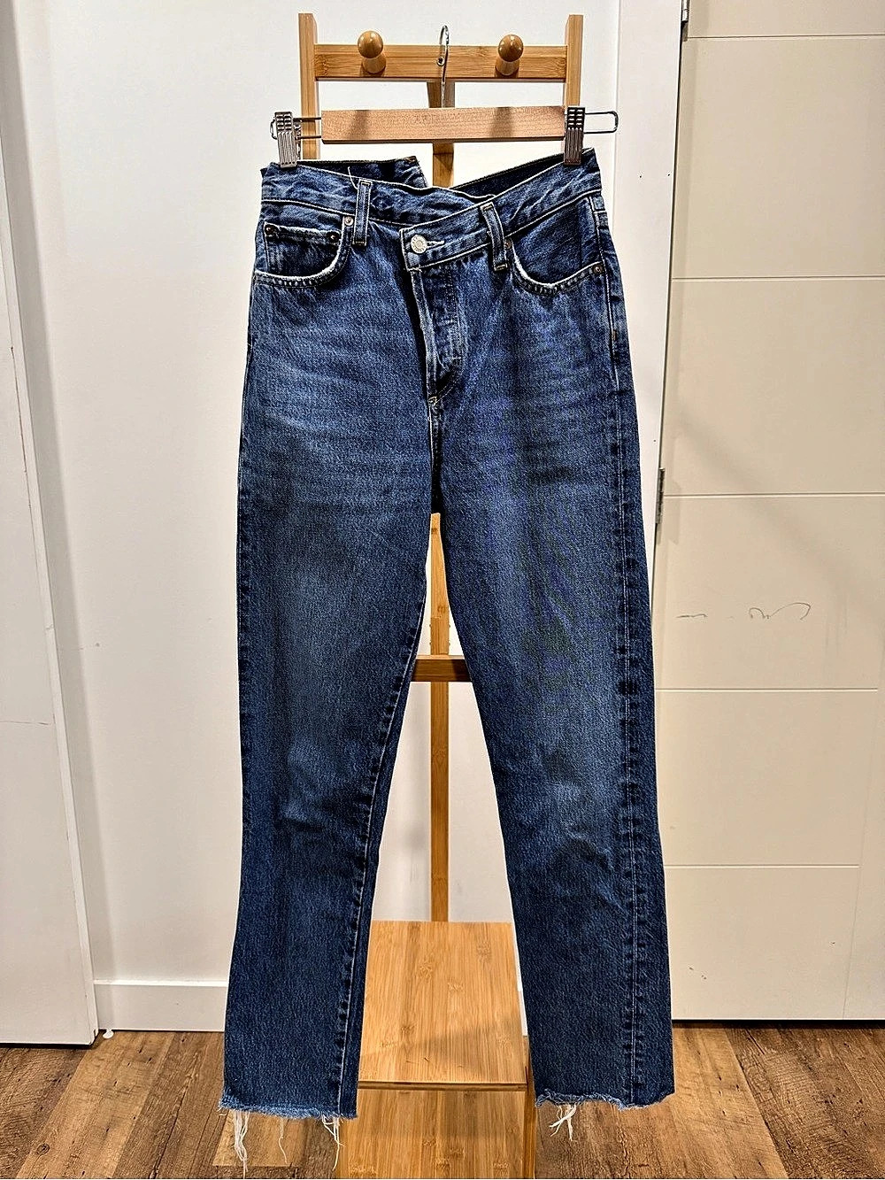 AGOLDE Crisp Cropped Straight Leg Jeans in Blue Waist 23
